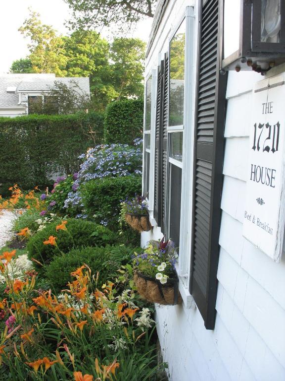 The 1720 House Bed & Breakfast Vineyard Haven Exterior photo
